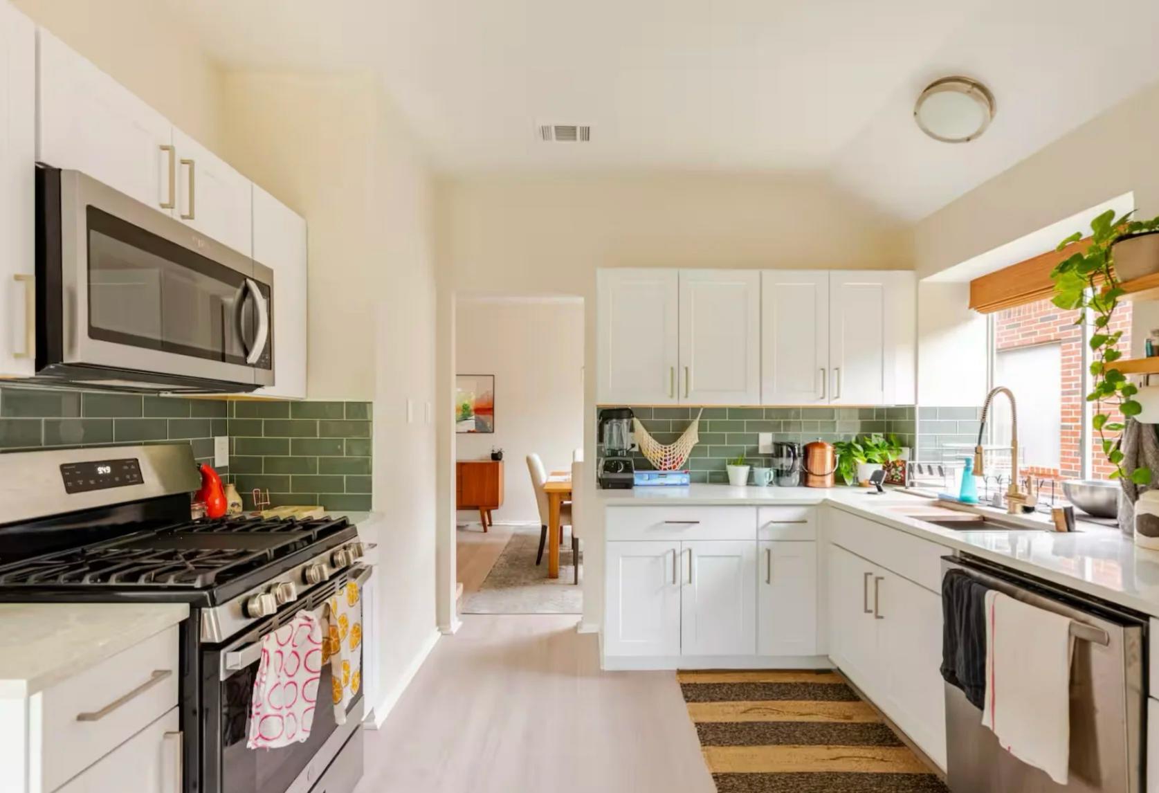 Pros and Cons of Kitchen Vinyl Wrap for Modern Renovations