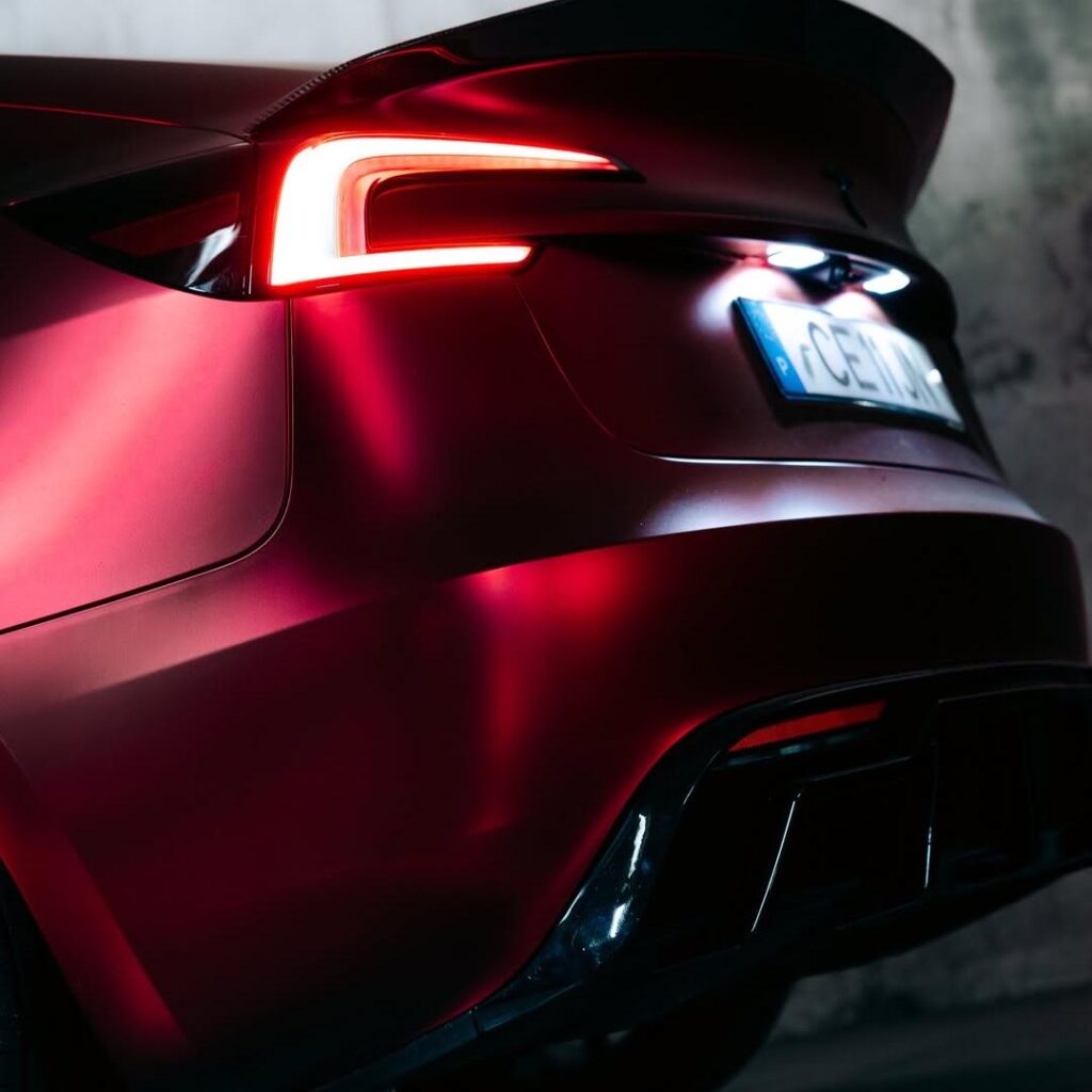 satin romane red chrome
