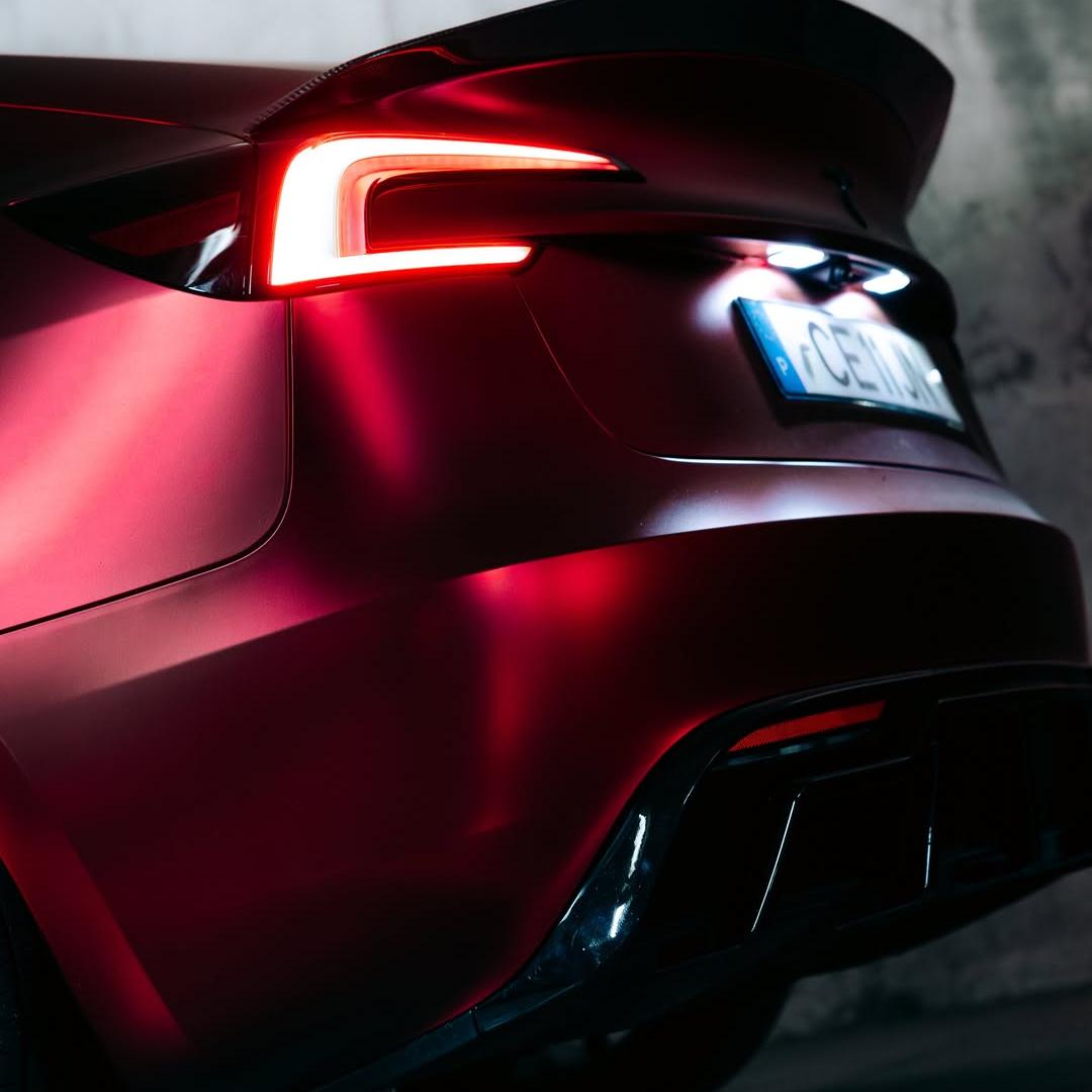 satin romane red chrome