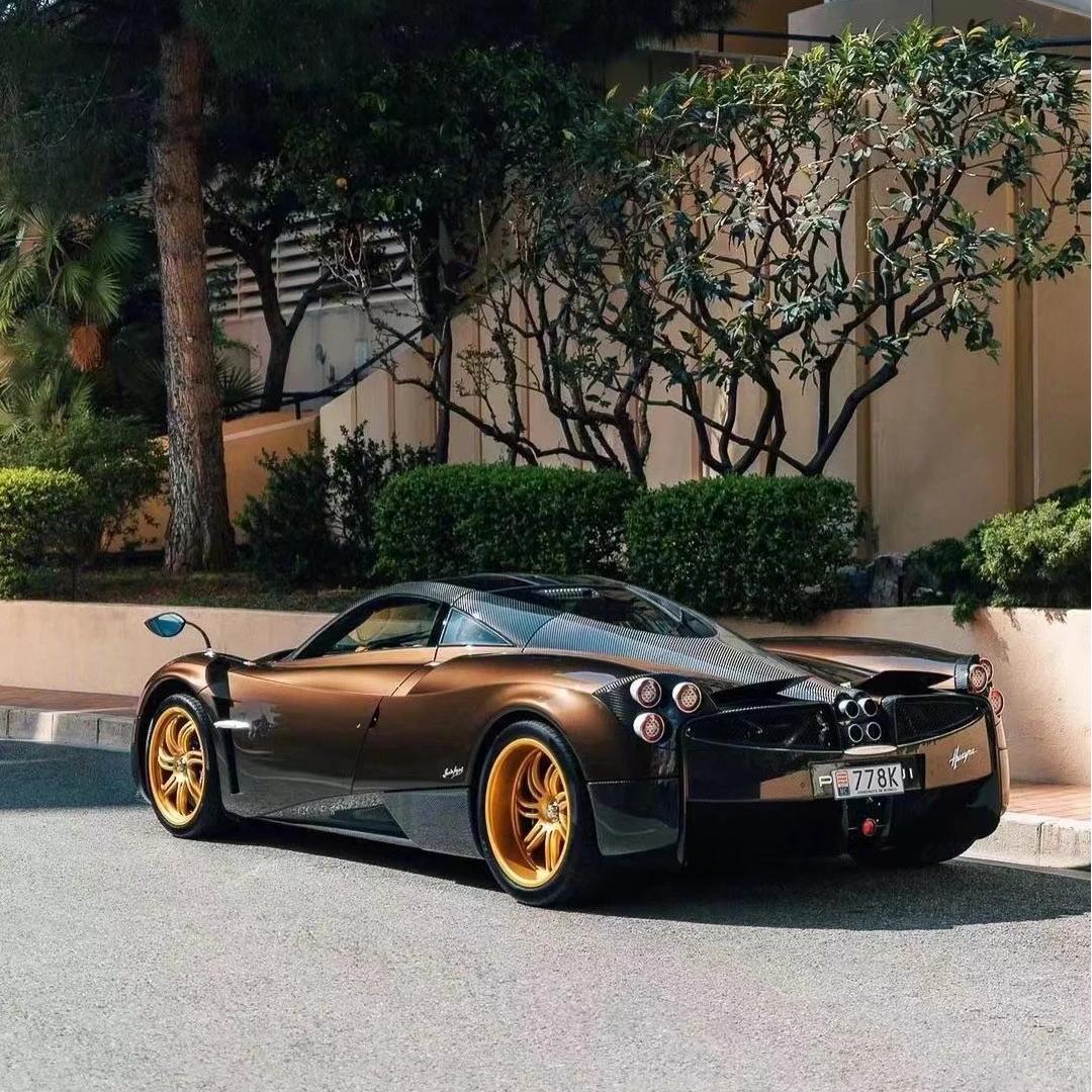 brown car wrap